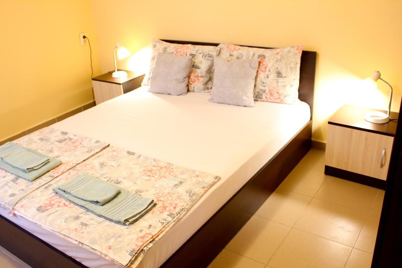 Guest House "Emily" In Troshevo 바르나 외부 사진