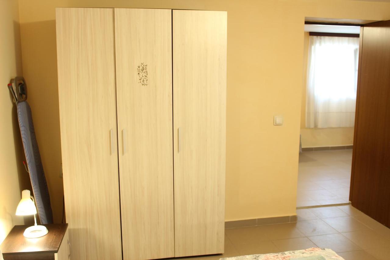 Guest House "Emily" In Troshevo 바르나 외부 사진