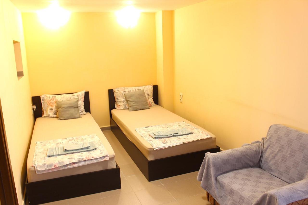 Guest House "Emily" In Troshevo 바르나 외부 사진