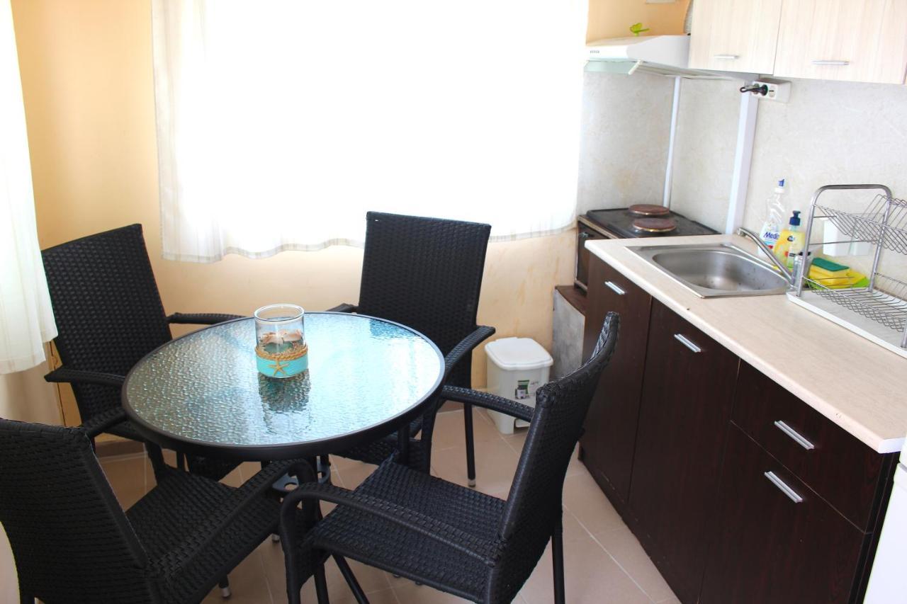 Guest House "Emily" In Troshevo 바르나 외부 사진